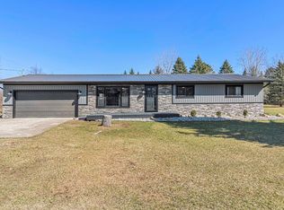 10104 White Rd, Linden, MI 48451