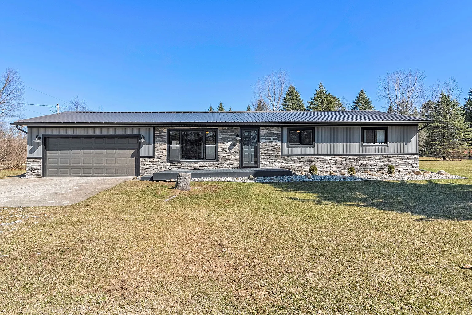 10104 White Rd photo 1