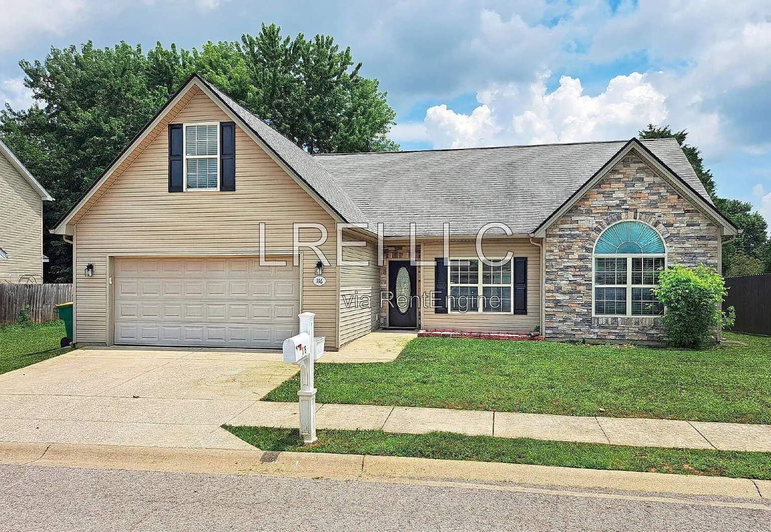 3 bed, 2.0 bath, 1650 sqft, $1,950 — Photo 1