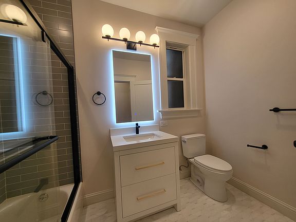 3rd image of 1026 Pine St