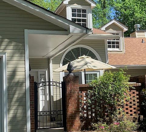 3rd image of 2988 Crosswycke Forest Dr NE
