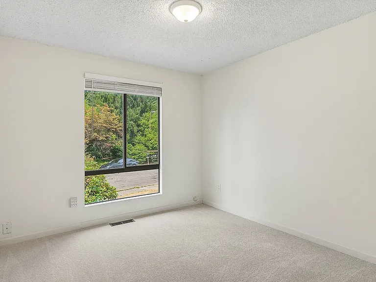 16531 NE 98th Ct — Photo 9