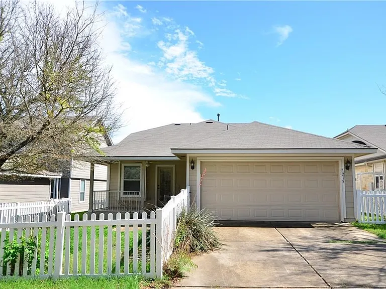 1215 Cardigan St — Photo 19