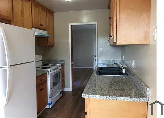 755 E Duane Ave #H — Photo 2