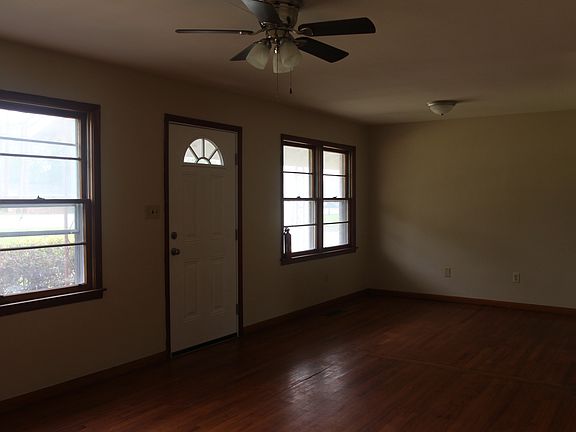 3rd image of 1800 Gillionville Rd