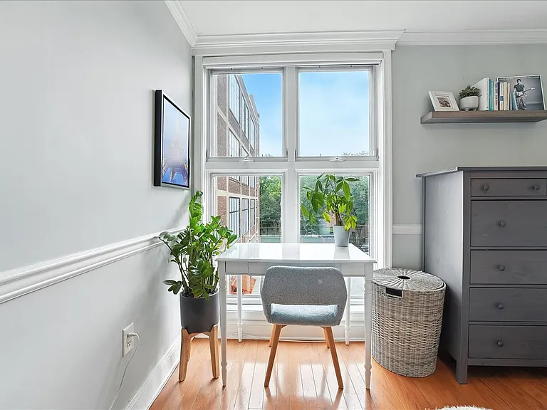 812 Grand St #412 — Photo 11