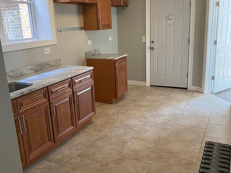 8010 S Drexel Ave #1 — Photo 5
