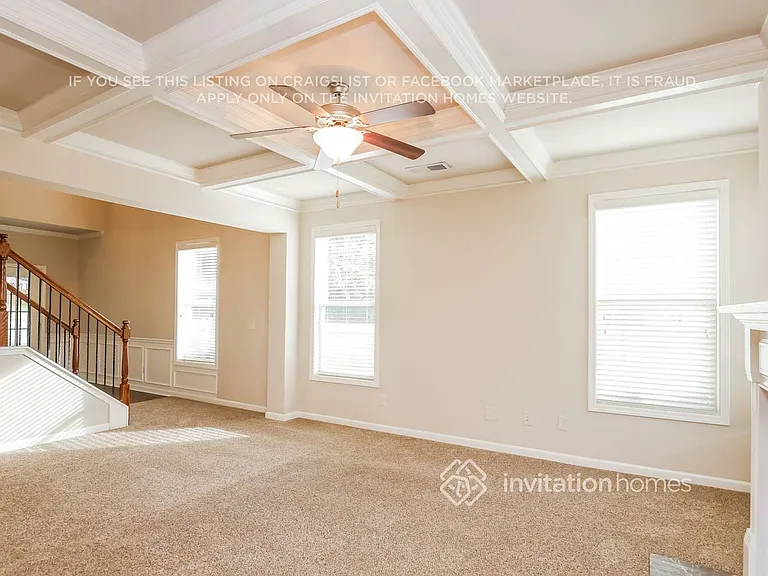 5353 Catrina Way — Photo 4