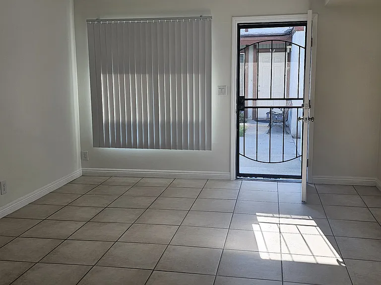 652 Center St #C — Photo 27