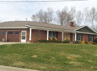 909 J Ave, Kalona, IA 52247