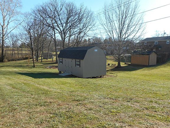 5th image of 117 Charlotte Dr