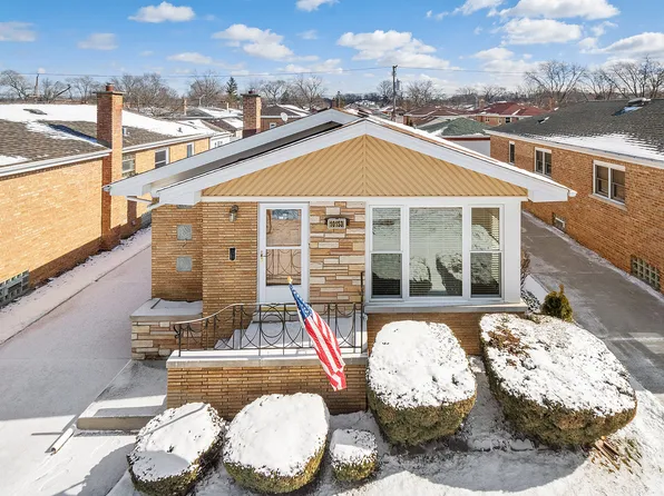 10153 S Albany Ave, Evergreen Park, IL 60805