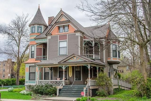 1st image of 702 W Colfax Ave