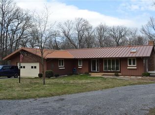 15564 Goldfinch Rd, Gravette, AR 72736