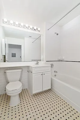 Rented by REAL New York | media 6