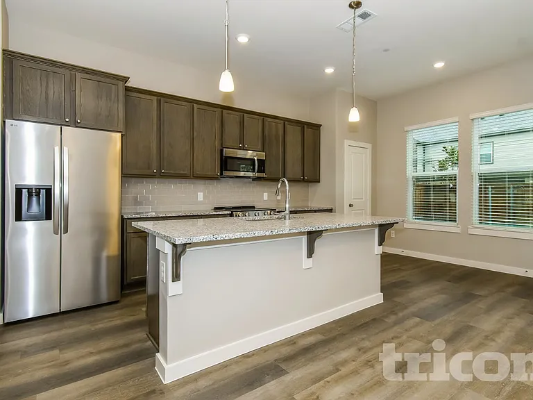 5464 Sandstone Dr — Photo 8