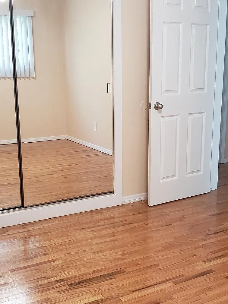 11943 Truro Ave — Photo 1