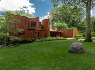 43 Huckleberry Ln, Darien, CT 06820