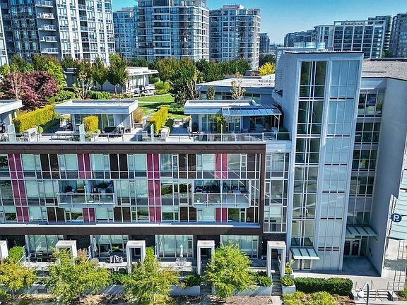 2nd image of 7468 Lansdowne Rd #310