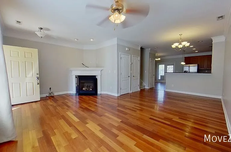 1628 Lela Ave — Photo 3