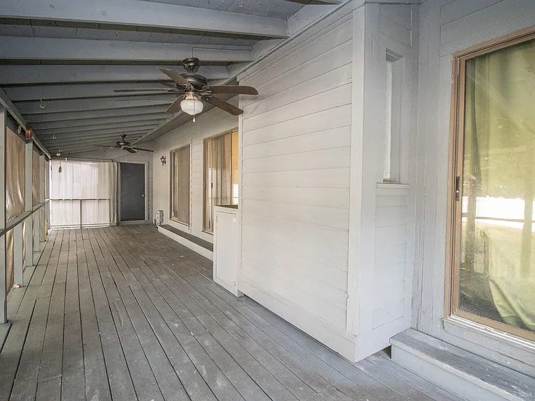 140 Land Of Lakes Cir — Photo 28