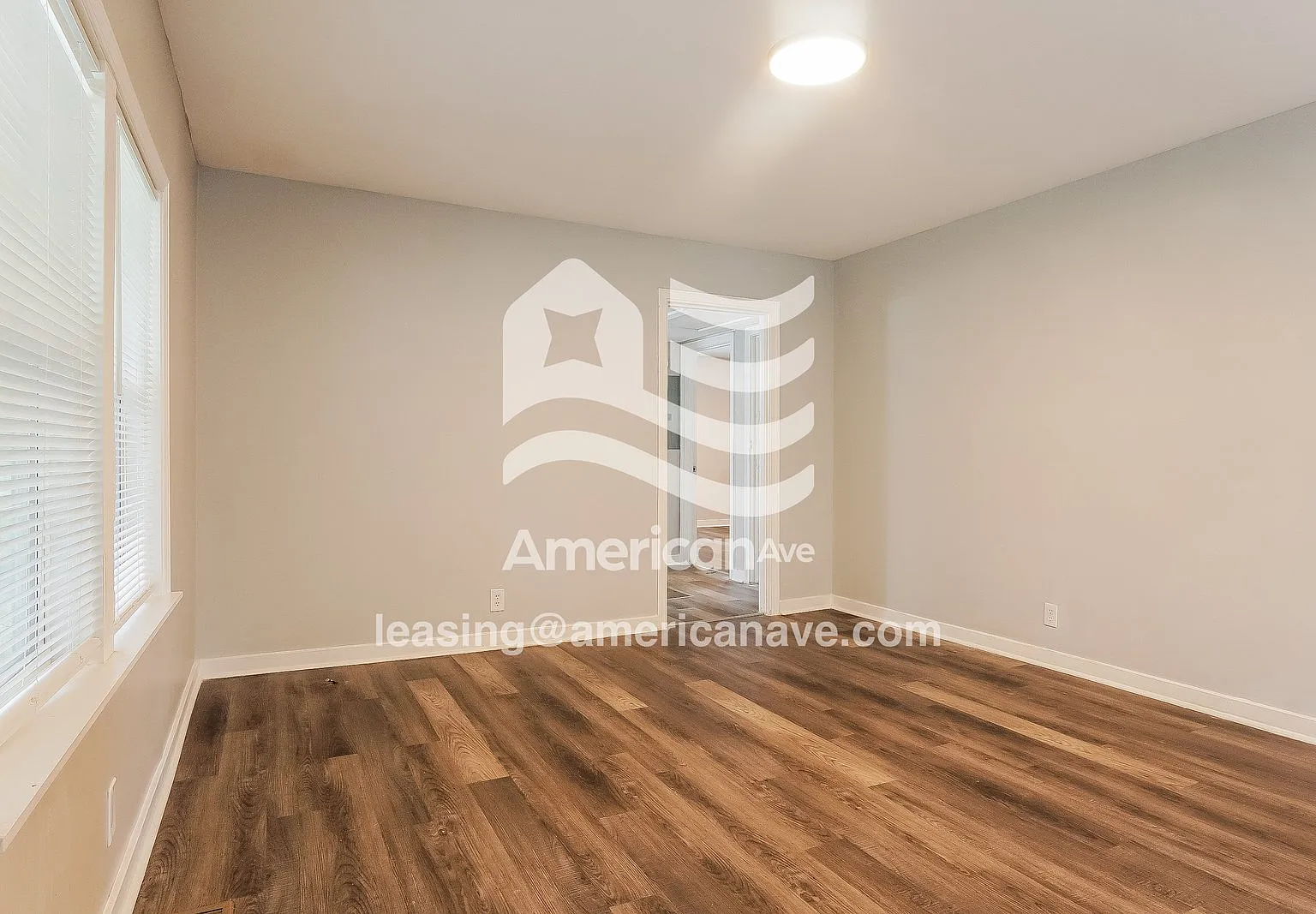 3 bed, 1.0 bath, 1200 sqft, $1,250 — Photo 2