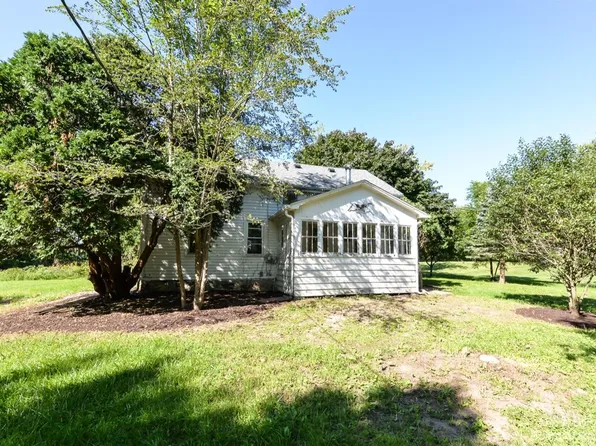 1236 S Fletcher Rd, Chelsea, MI 48118