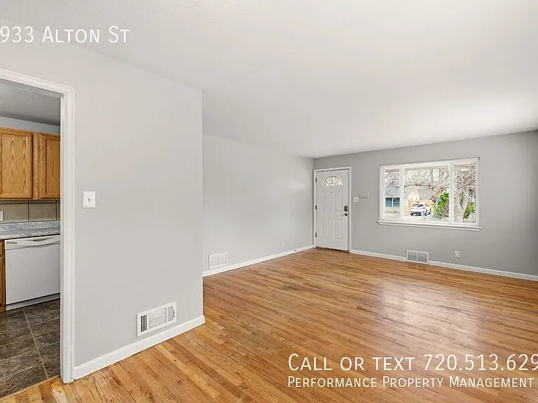 1933 Alton St — Photo 5