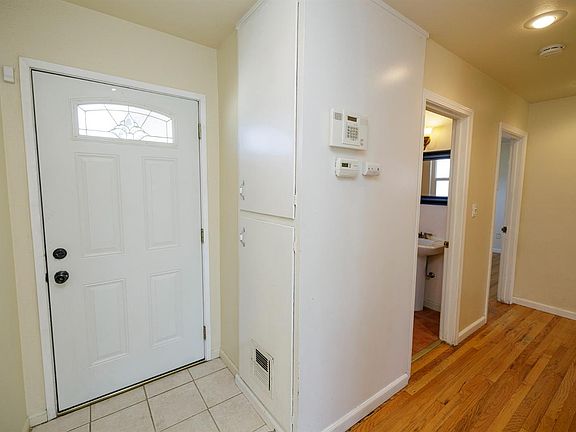 5th image of 2212 Caswell Ave