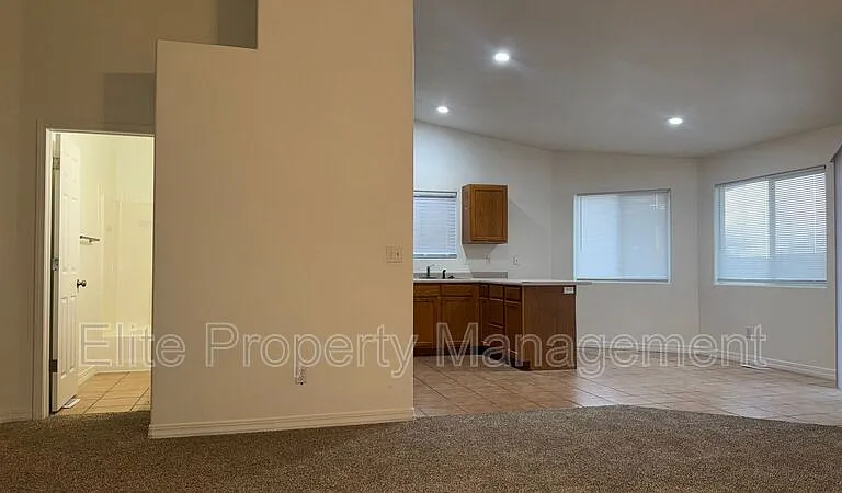 195 S Stardust Ct — Photo 10
