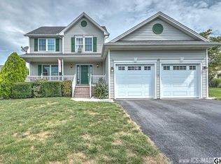 12 Silver Maple Dr, Boiling Springs, PA 17007