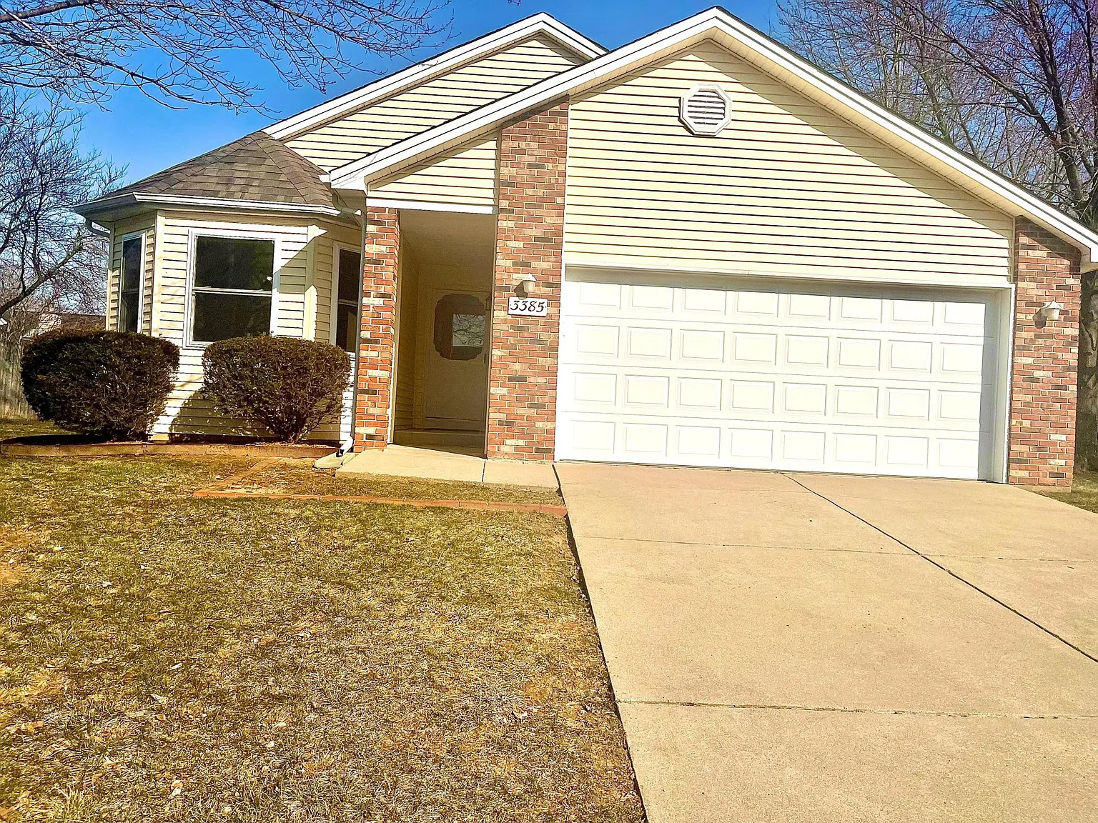 3385 Cox Ln photo 1