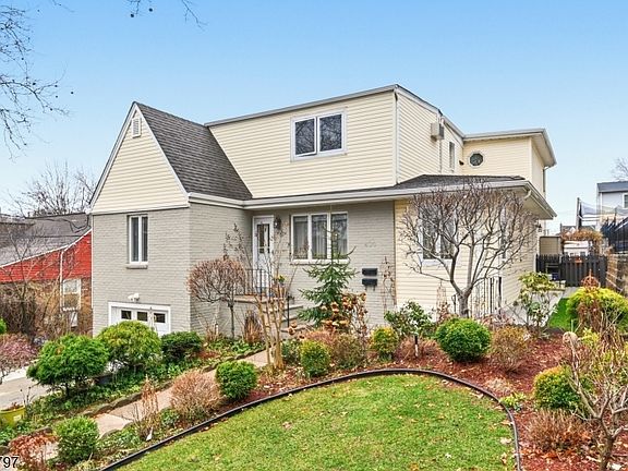 3rd image of 800 Delalla Ter