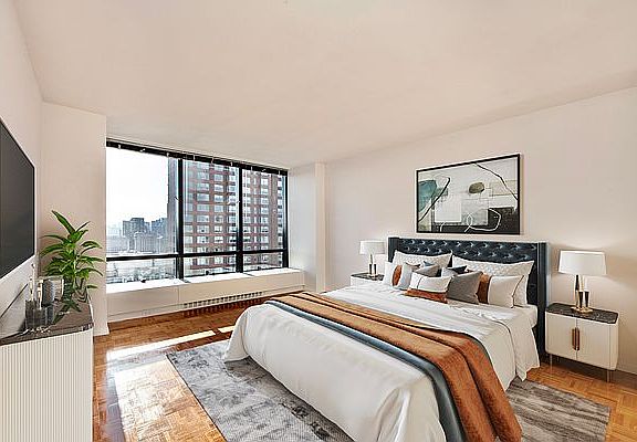 5th image of 525 E 72nd St APT 33I