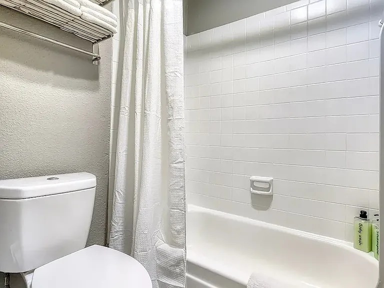 Star Braeswood Apartments — Photo 13
