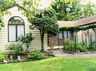 189 Knickerbocker Rd, Closter, NJ 07624