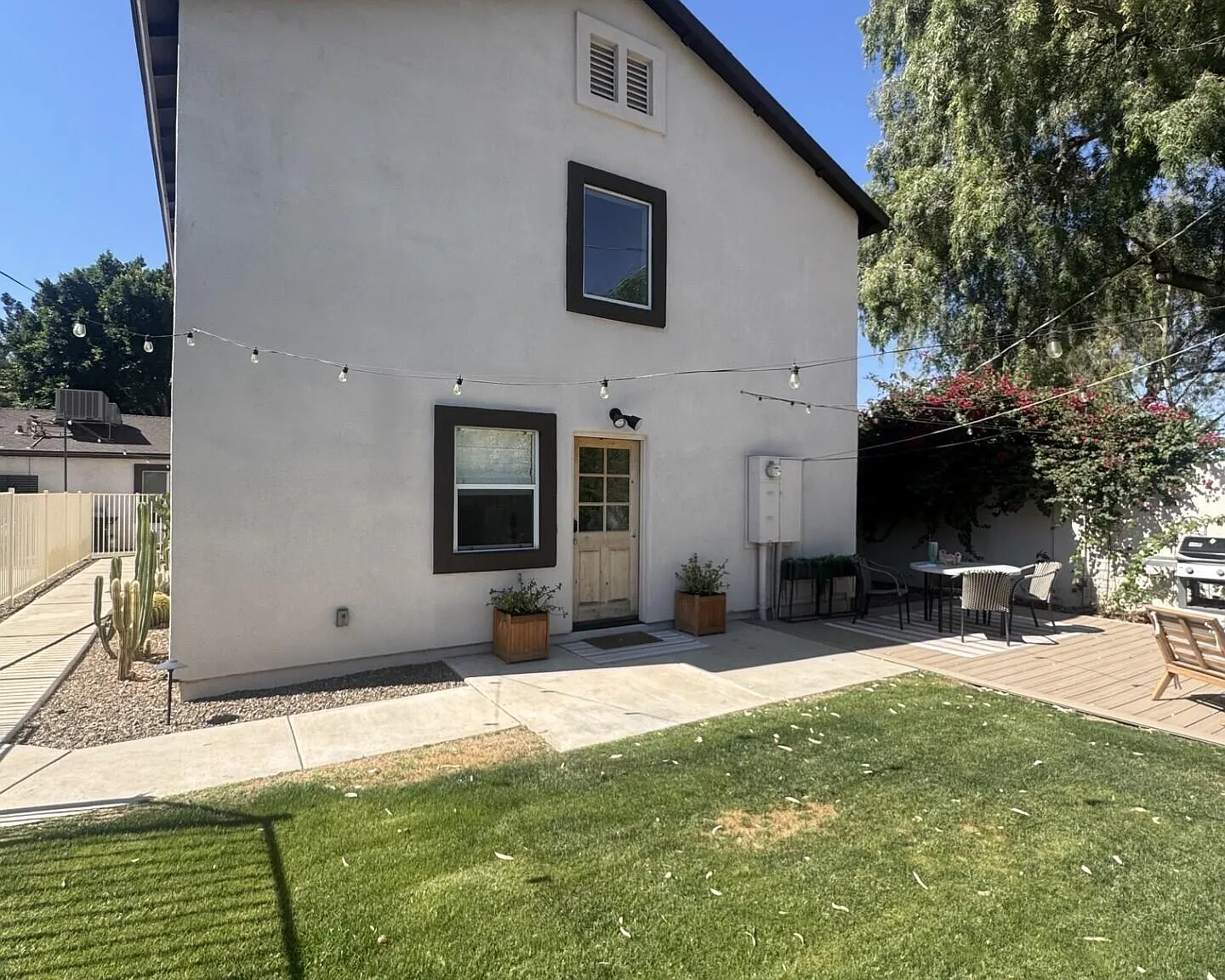 2 bed, 1.0 bath, 900 sqft, $3,000 — Photo 2