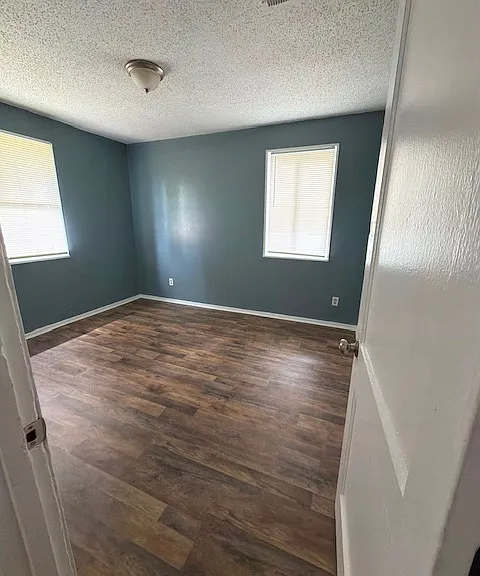 2840 Brewer Ave — Photo 2