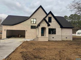 1324 S Broad St, Albertville, AL 35950