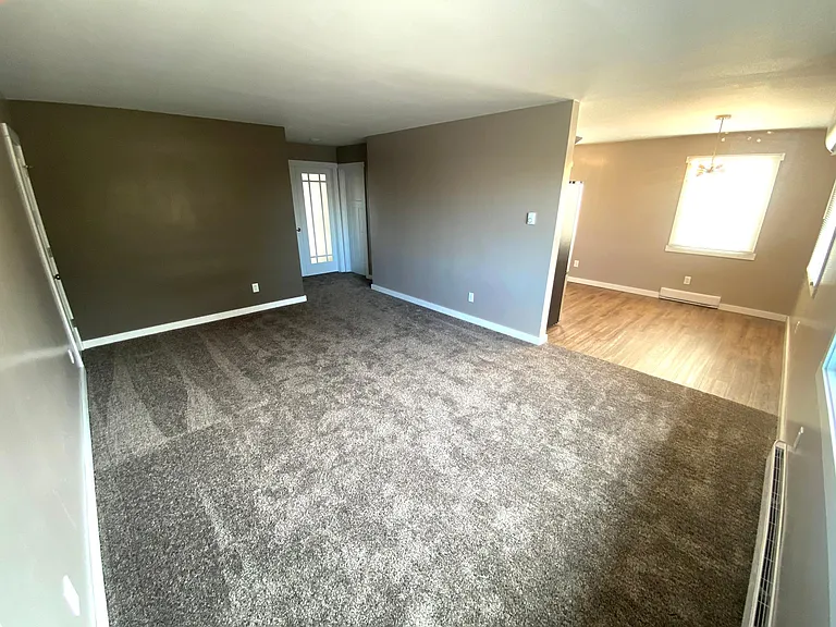 150 Briar Ln #UPSTAIRS — Photo 6