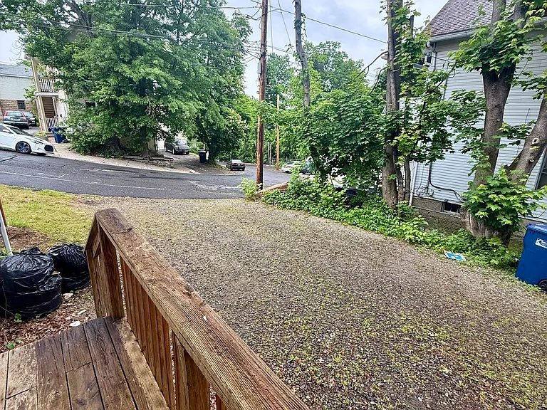 106 Howard Ave #R — Photo 6