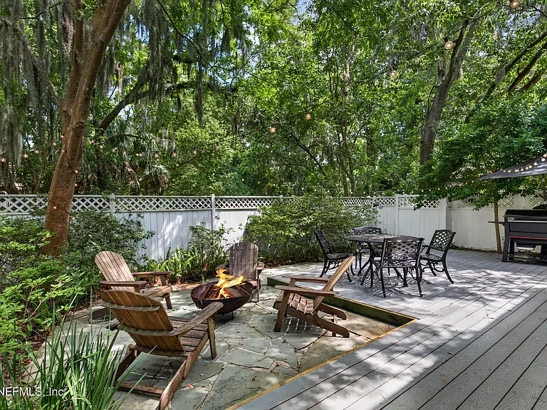 2920 Oak St — Photo 35