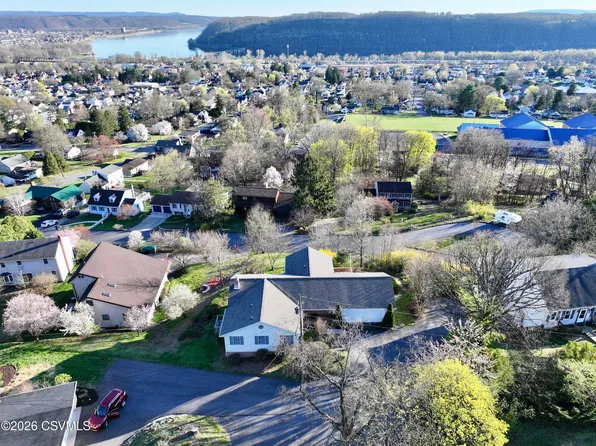 39 Elliott Dr, Northumberland, PA 17857