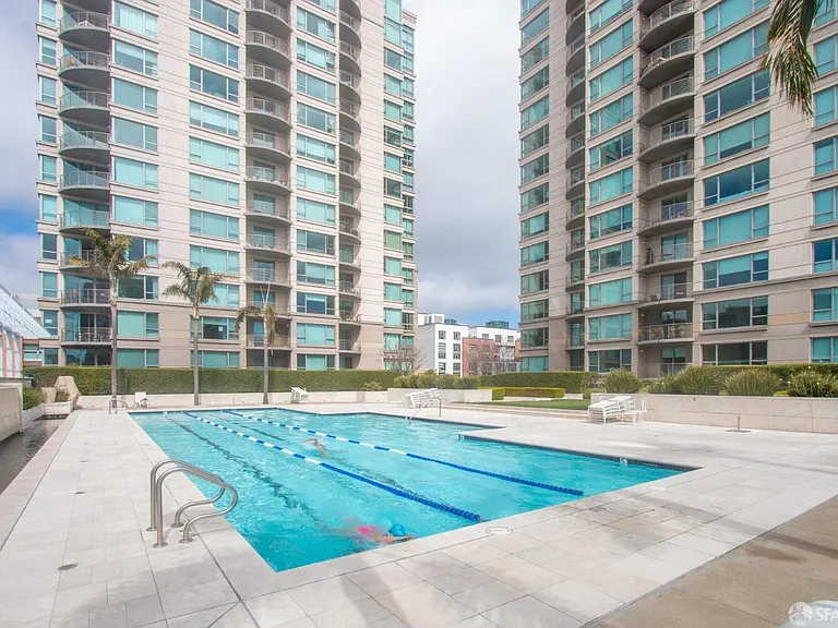 219 Brannan St #18K — Photo 26