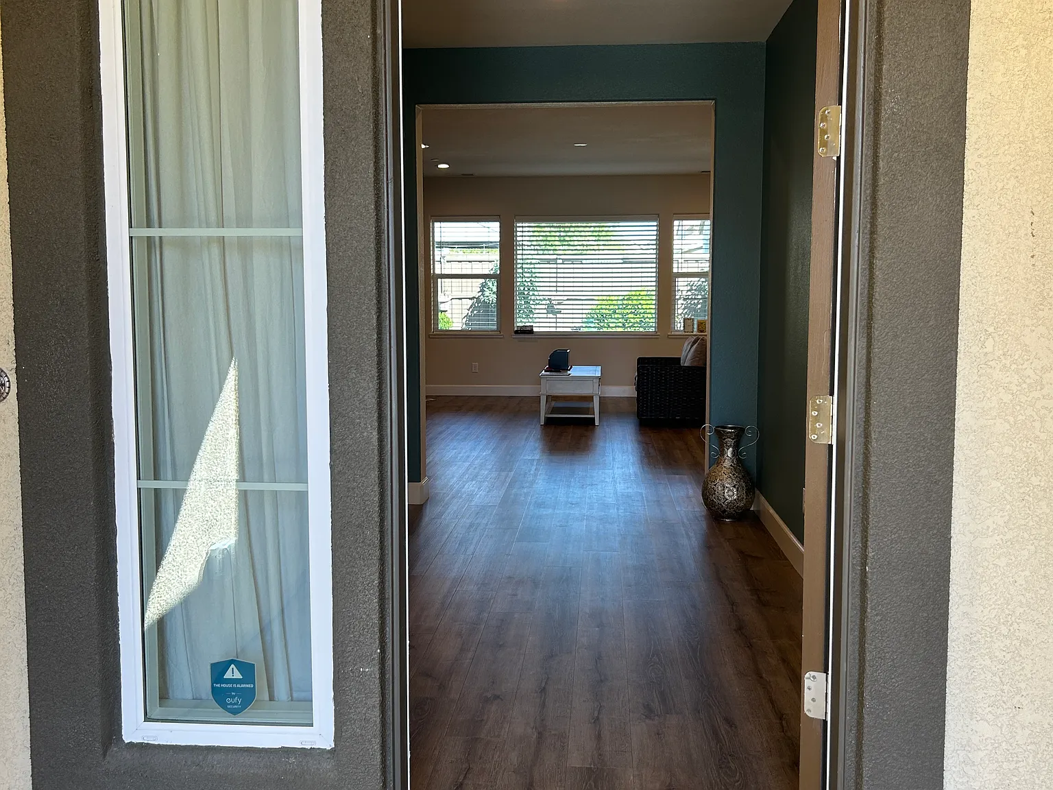 Martha Ave, Tracy — Photo 2