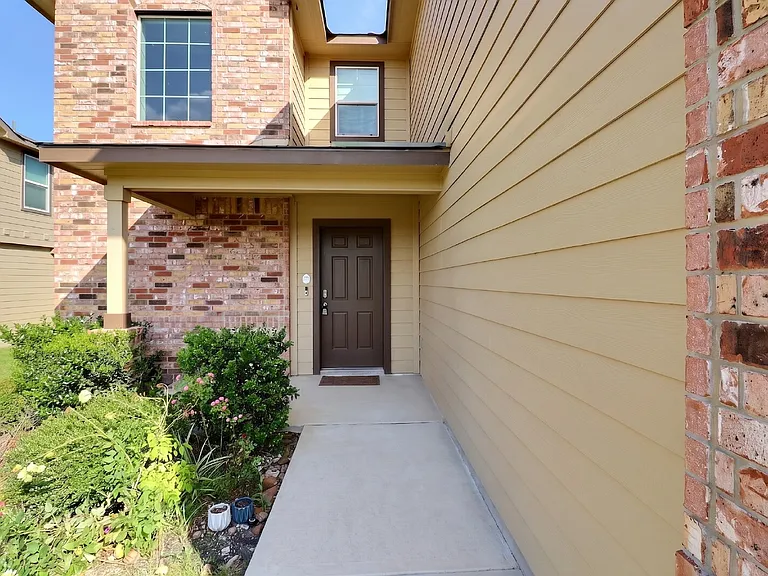 6211 Beech Trail Dr — Photo 3