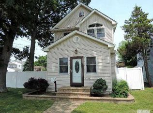 1731 Gianelli Ave, Merrick, NY 11566