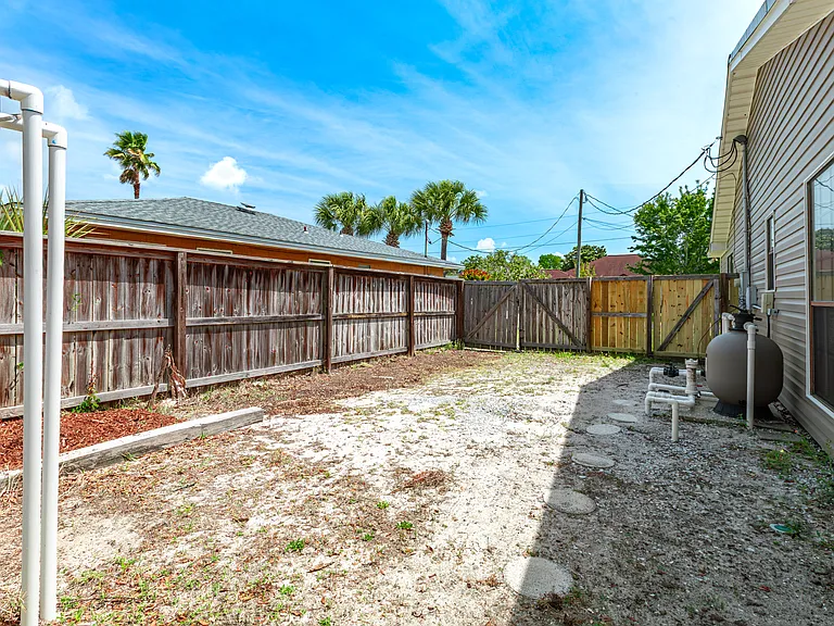 301 Cypress St — Photo 25