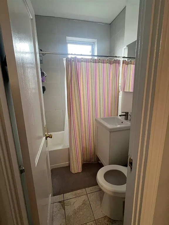 3 bed, 1.0 bath, 785 sqft, $3,200 — Photo 4