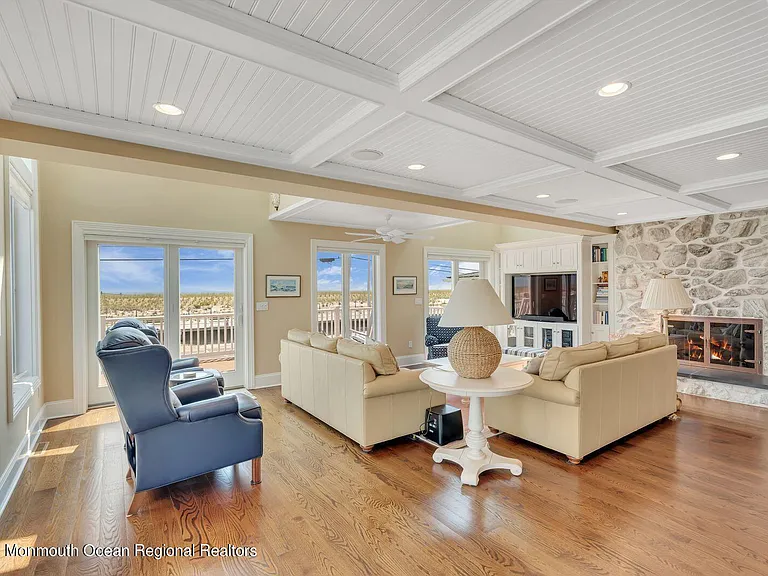1101 S Ocean Ave — Photo 31